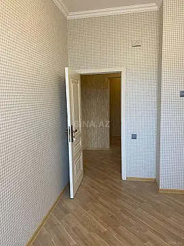 Satılır 4 otaqlı mənzil 135 m²