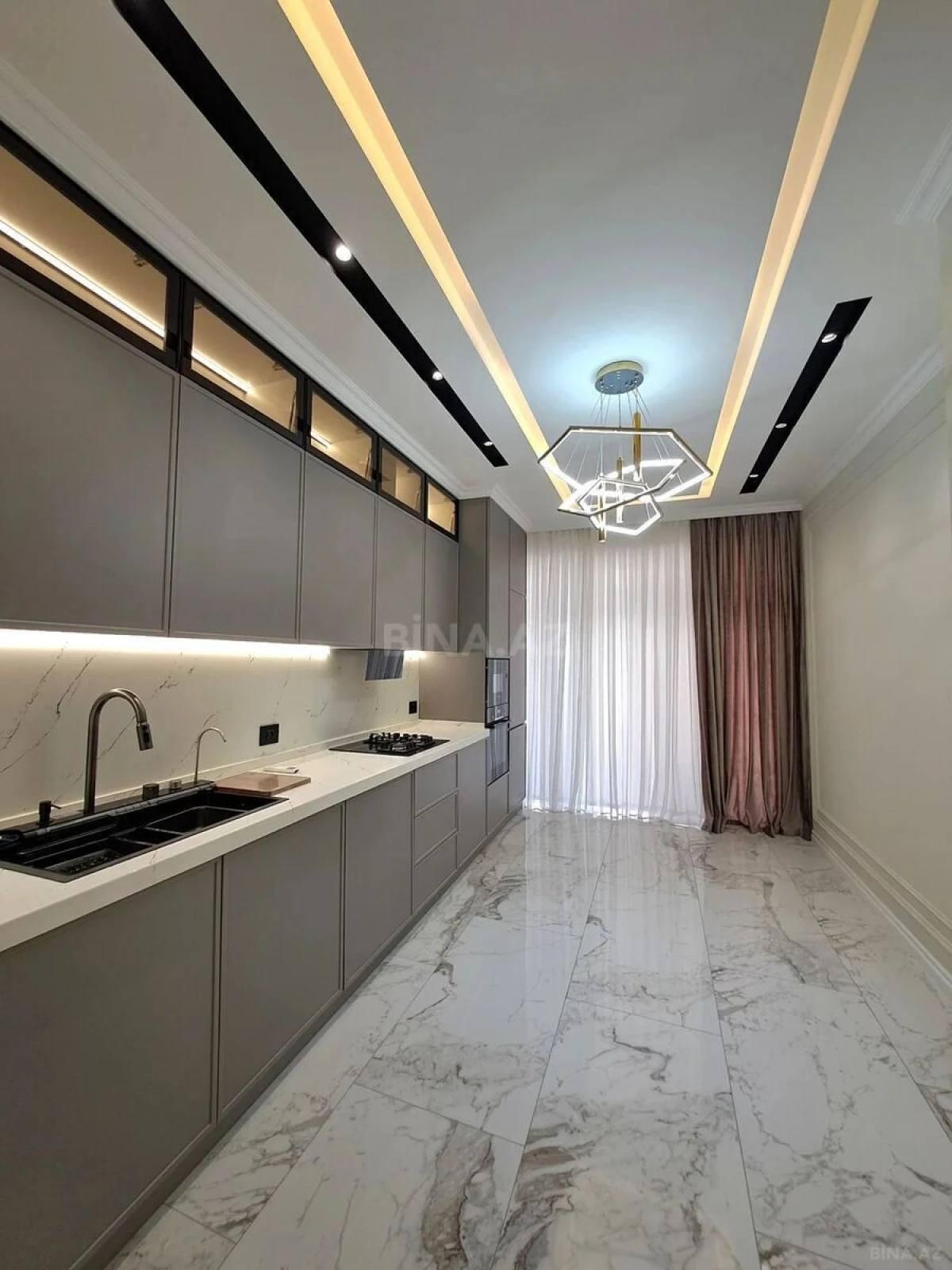 Satılır 3 otaqlı mənzil 109 m²