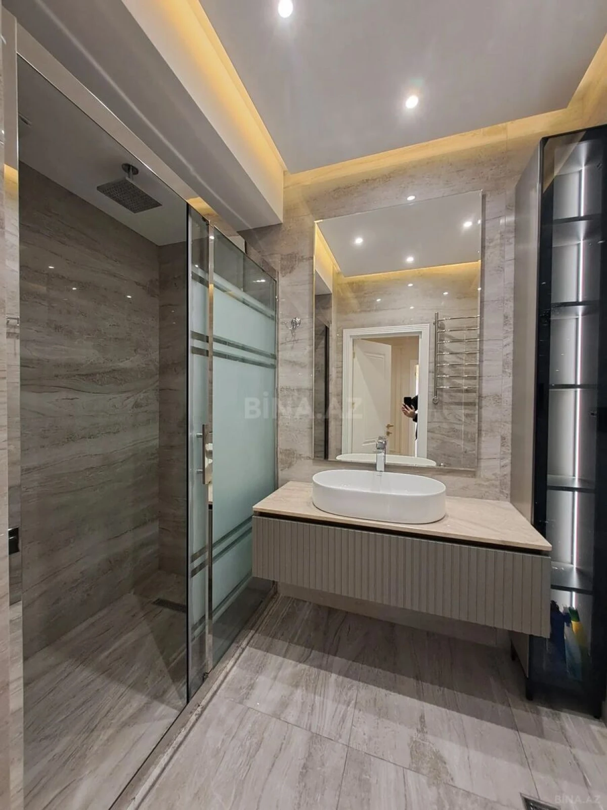 Satılır 3 otaqlı mənzil 109 m²