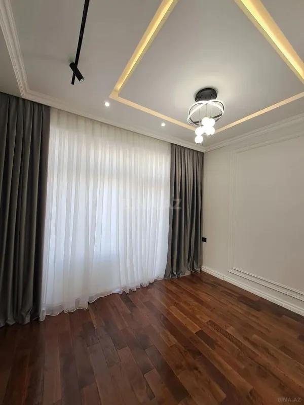 Satılır 3 otaqlı mənzil 109 m²
