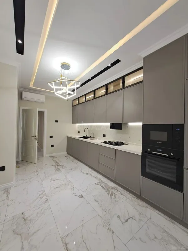 Satılır 3 otaqlı mənzil 109 m²