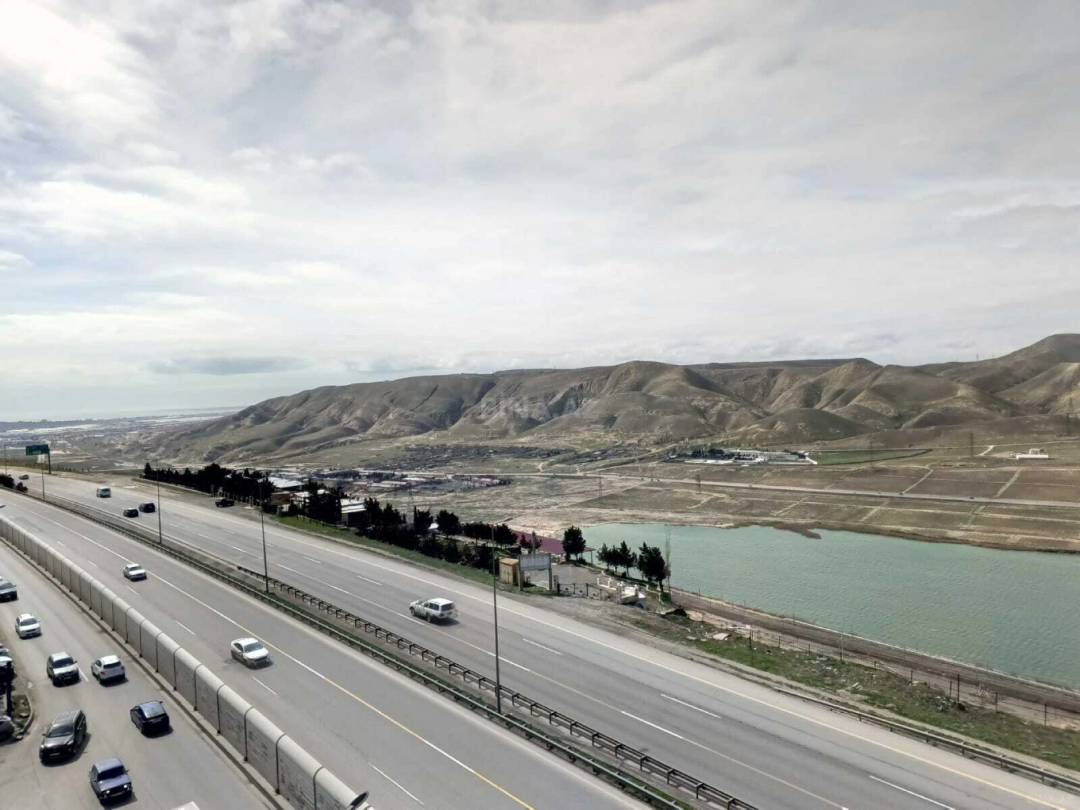 Satılır 3 otaqlı mənzil 96 m²