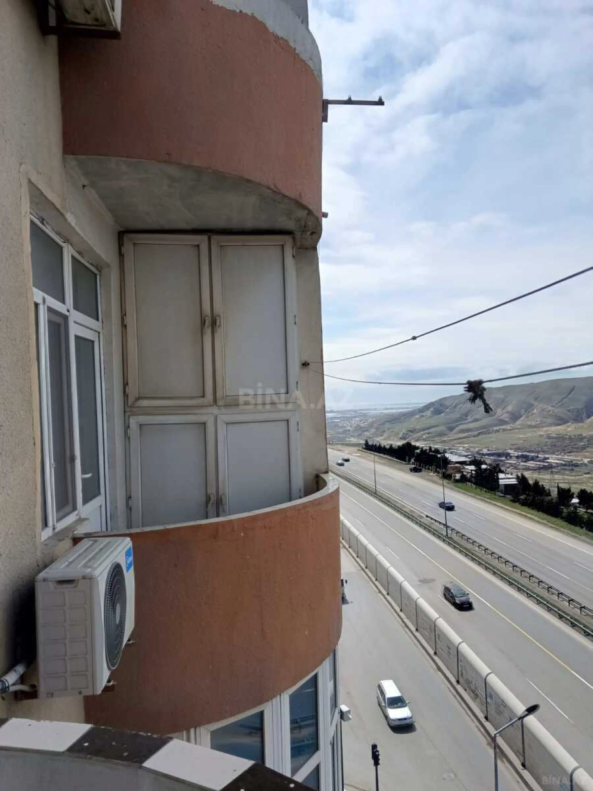 Satılır 3 otaqlı mənzil 96 m²