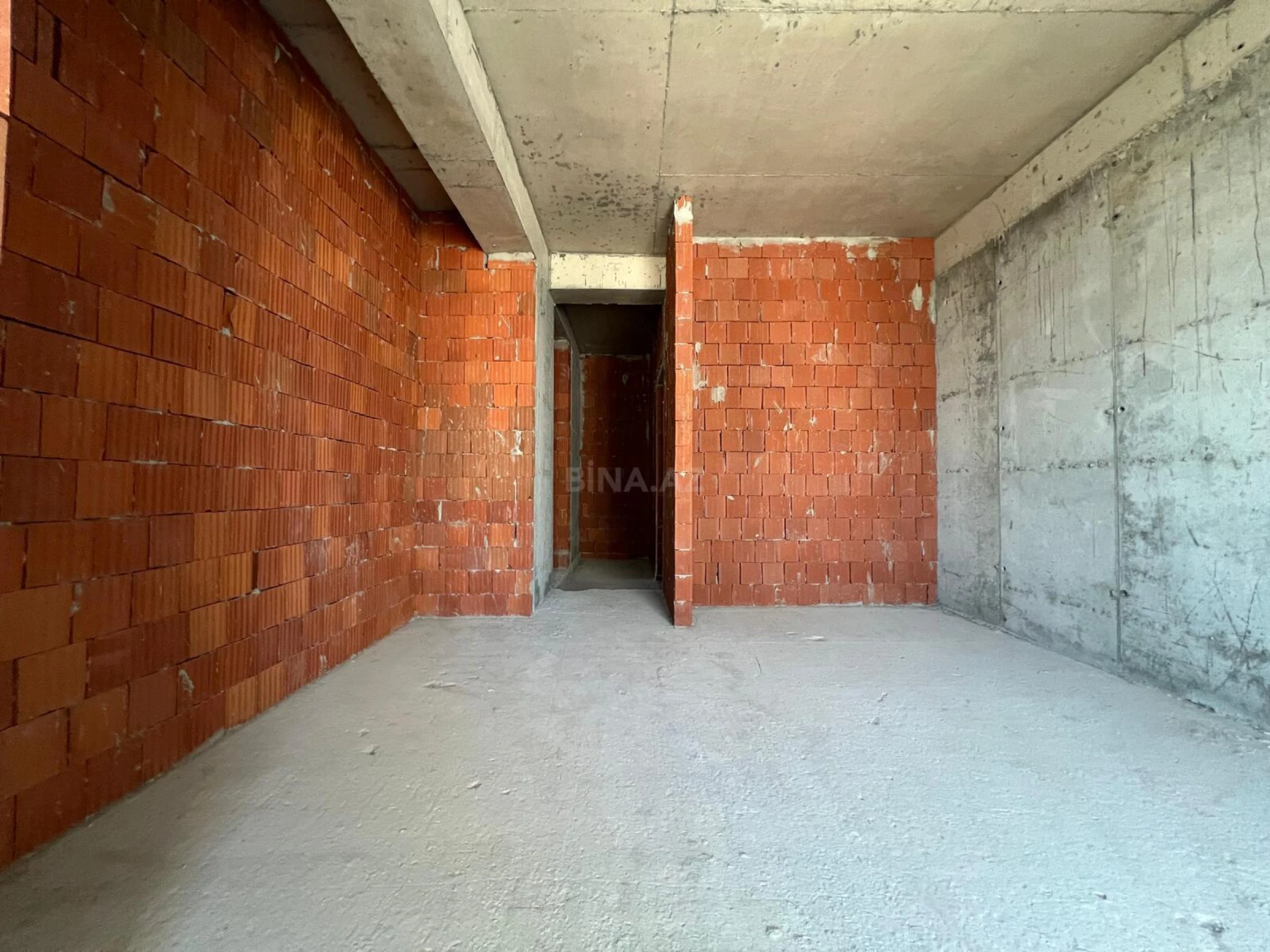 Satılır 2 otaqlı mənzil 63 m²