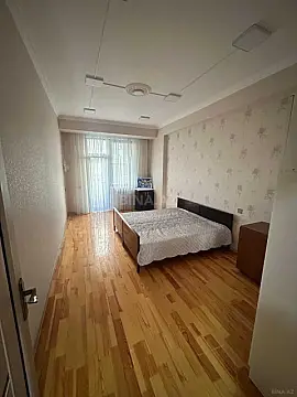 Kirayə verilir 3 otaqlı mənzil 127 m²