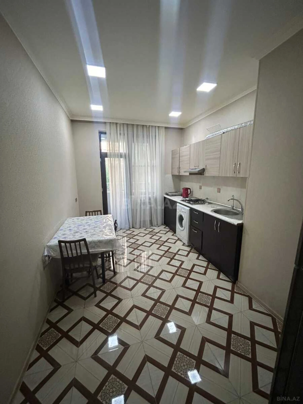 Kirayə verilir 3 otaqlı mənzil 127 m²