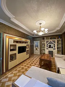 Satılır 4 otaqlı mənzil 192 m²