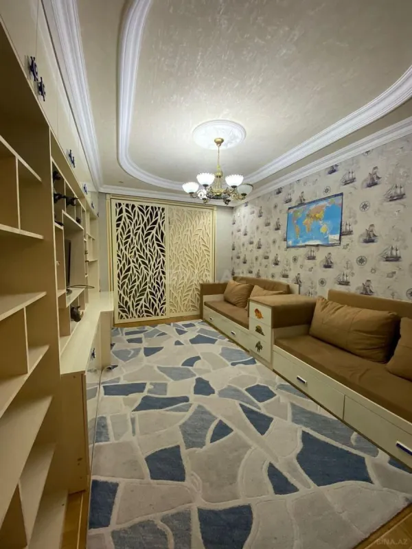 Satılır 4 otaqlı mənzil 192 m²