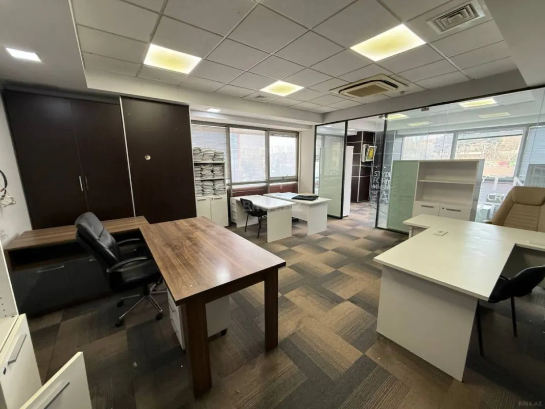 Kirayə verilir 15 otaqlı ofis 506 m²