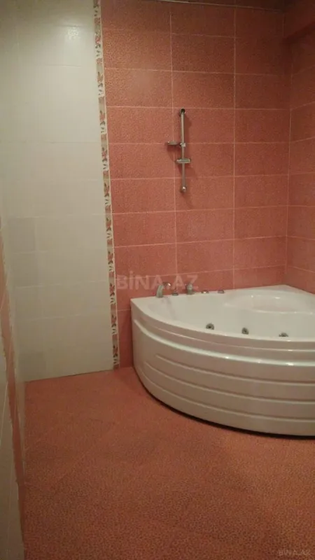 Satılır 4 otaqlı mənzil 145 m²