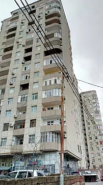 Satılır 4 otaqlı mənzil 145 m²