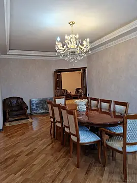 Satılır 4 otaqlı mənzil 145 m²