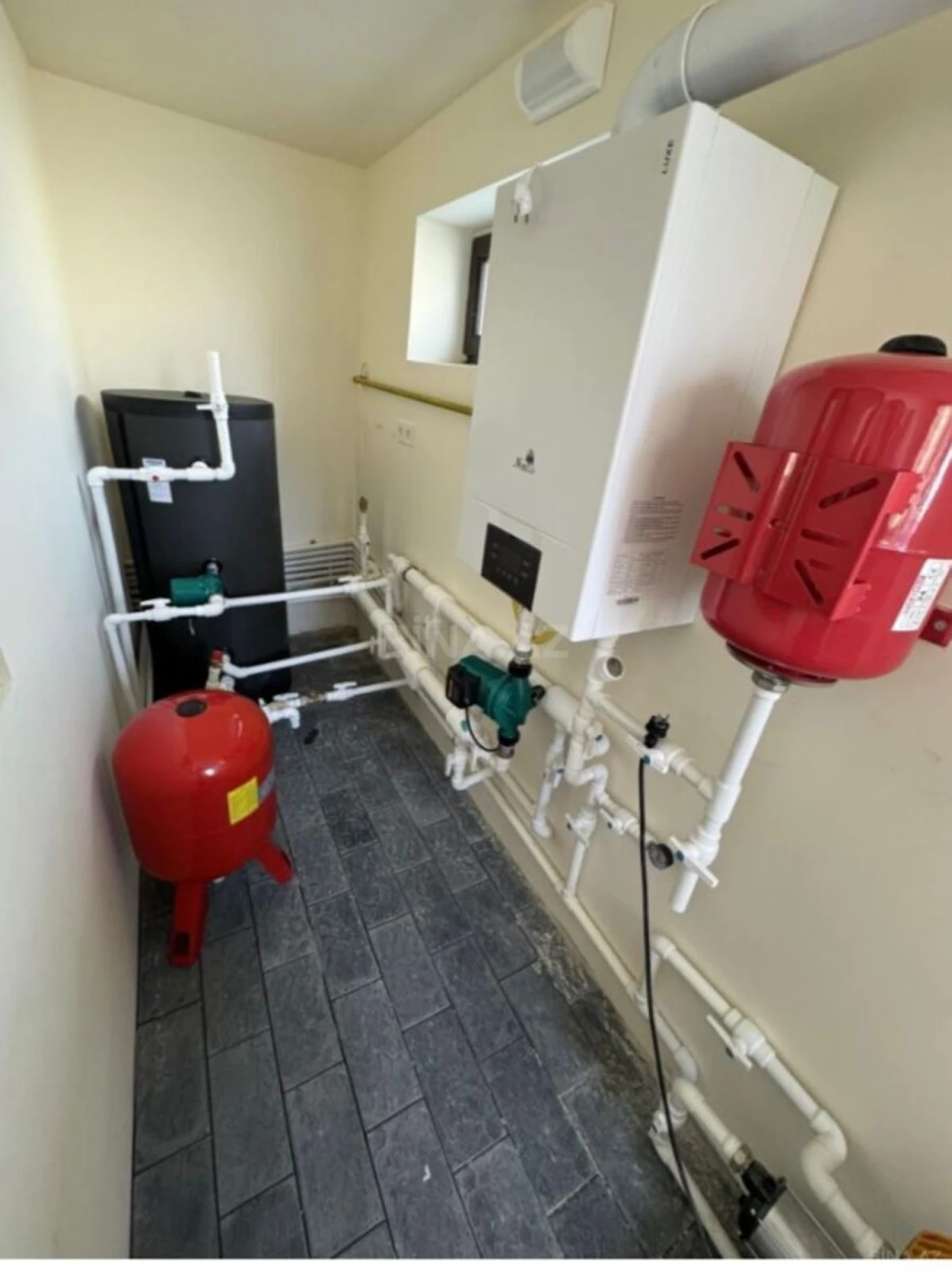 Satılır 6 otaqlı həyət evi 277 m²