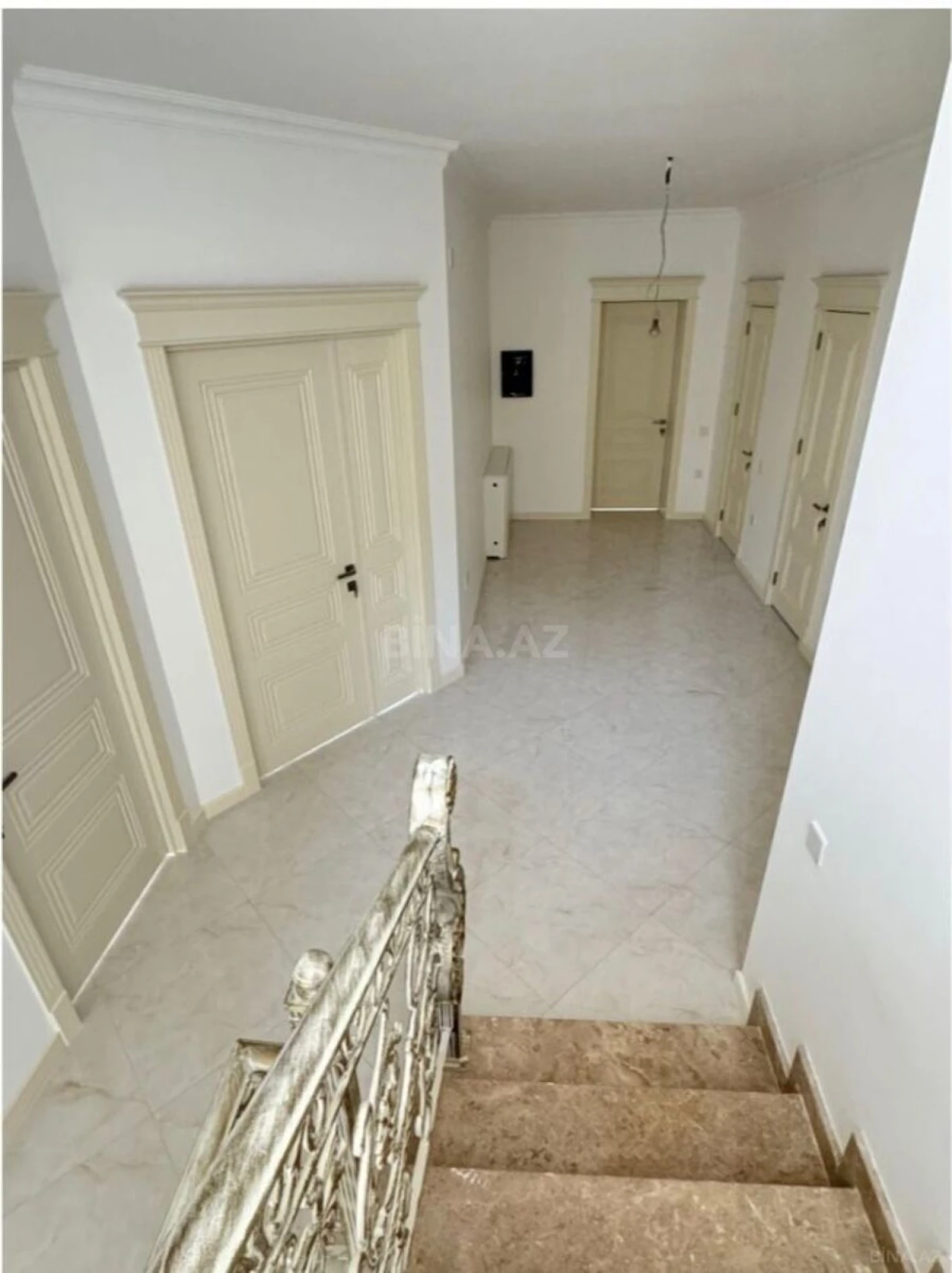 Satılır 6 otaqlı həyət evi 277 m²