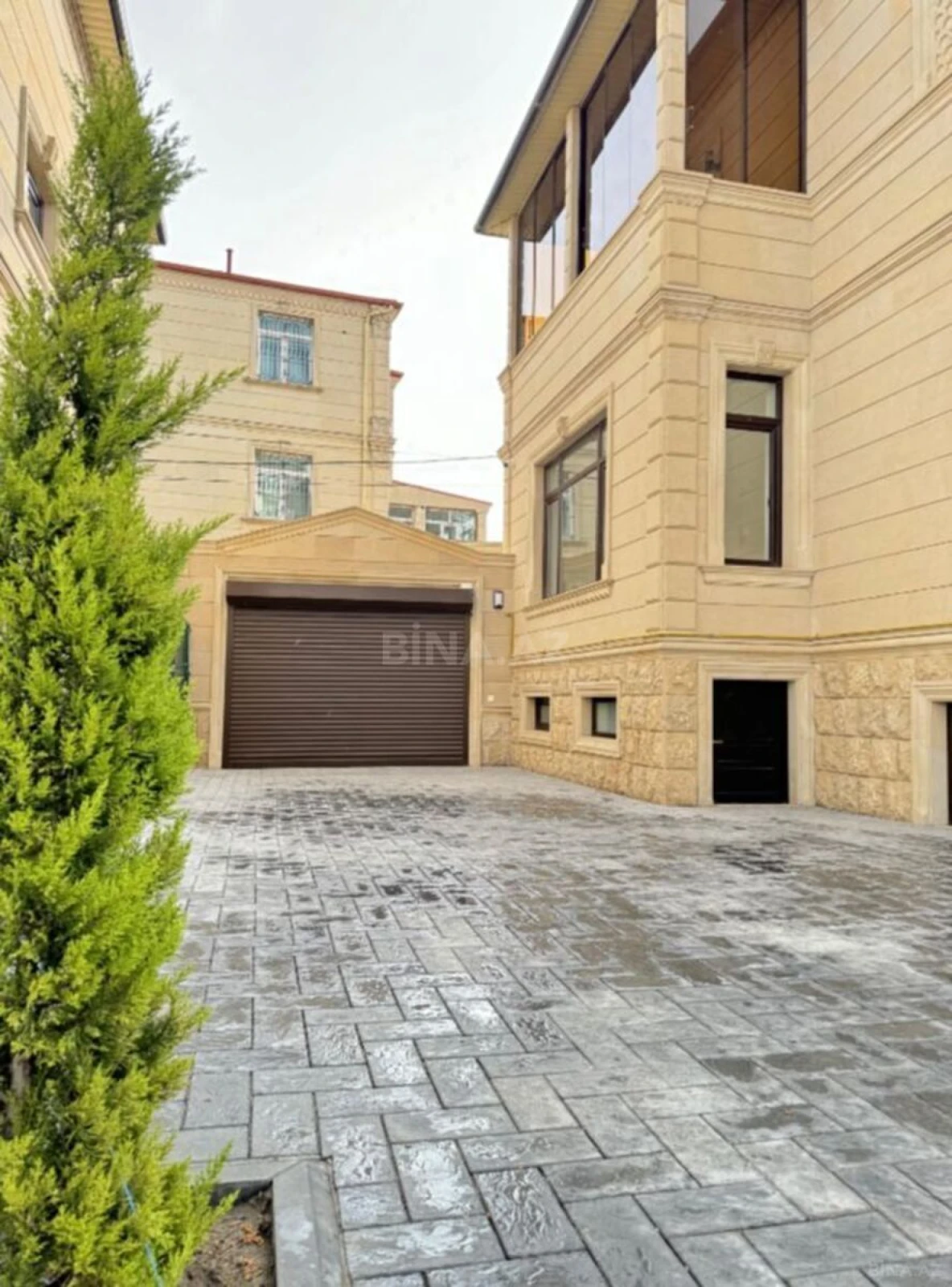 Satılır 6 otaqlı həyət evi 277 m²