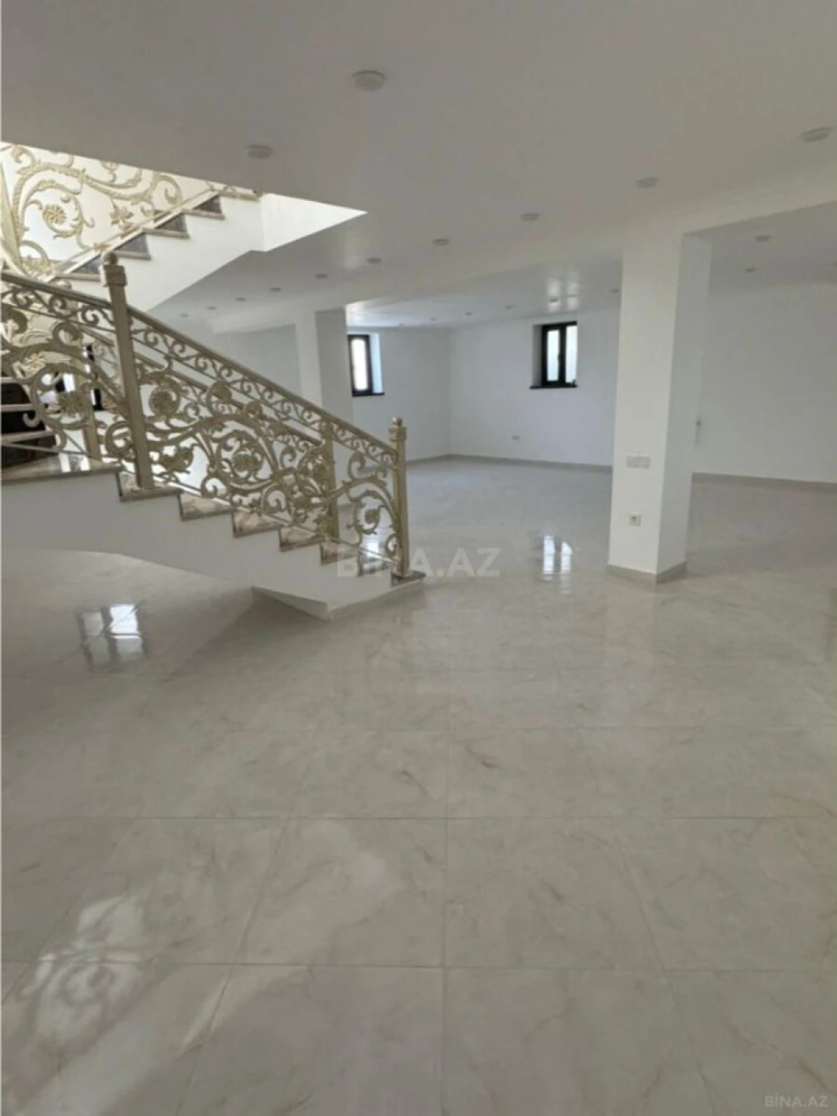 Satılır 6 otaqlı həyət evi 277 m²