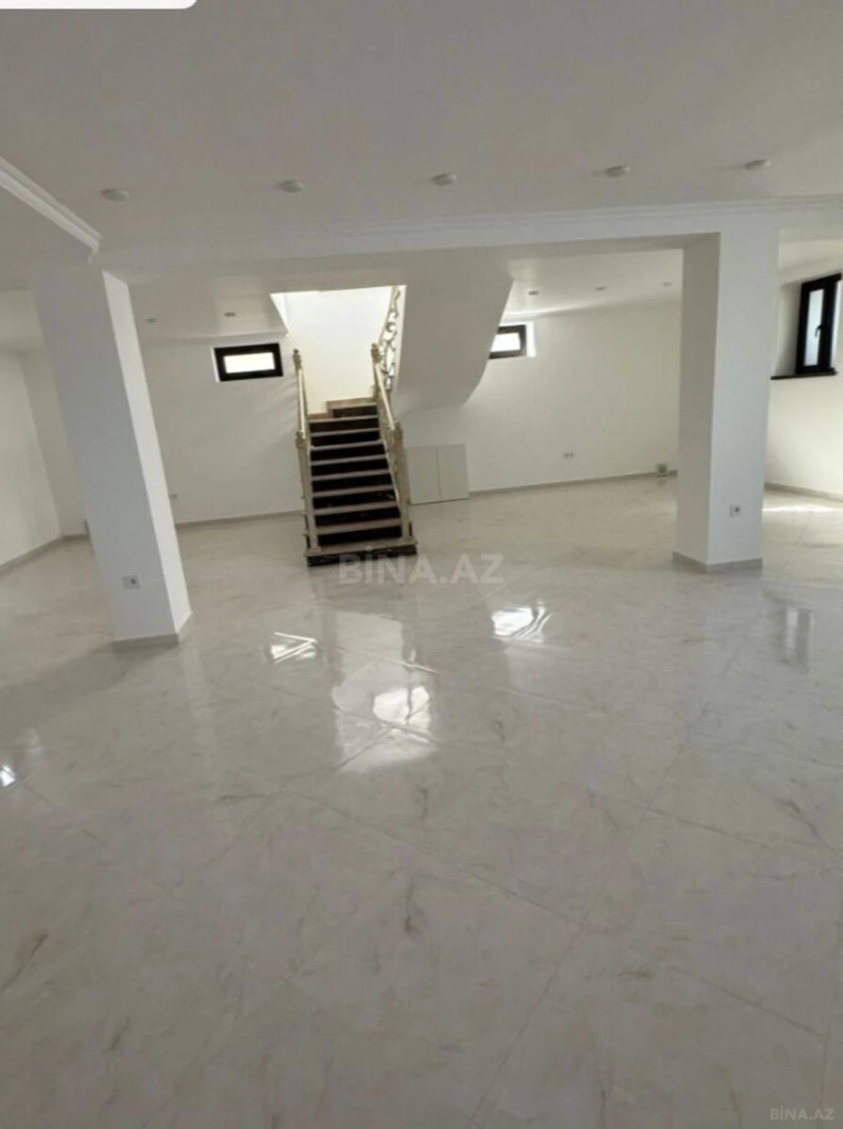 Satılır 6 otaqlı həyət evi 277 m²