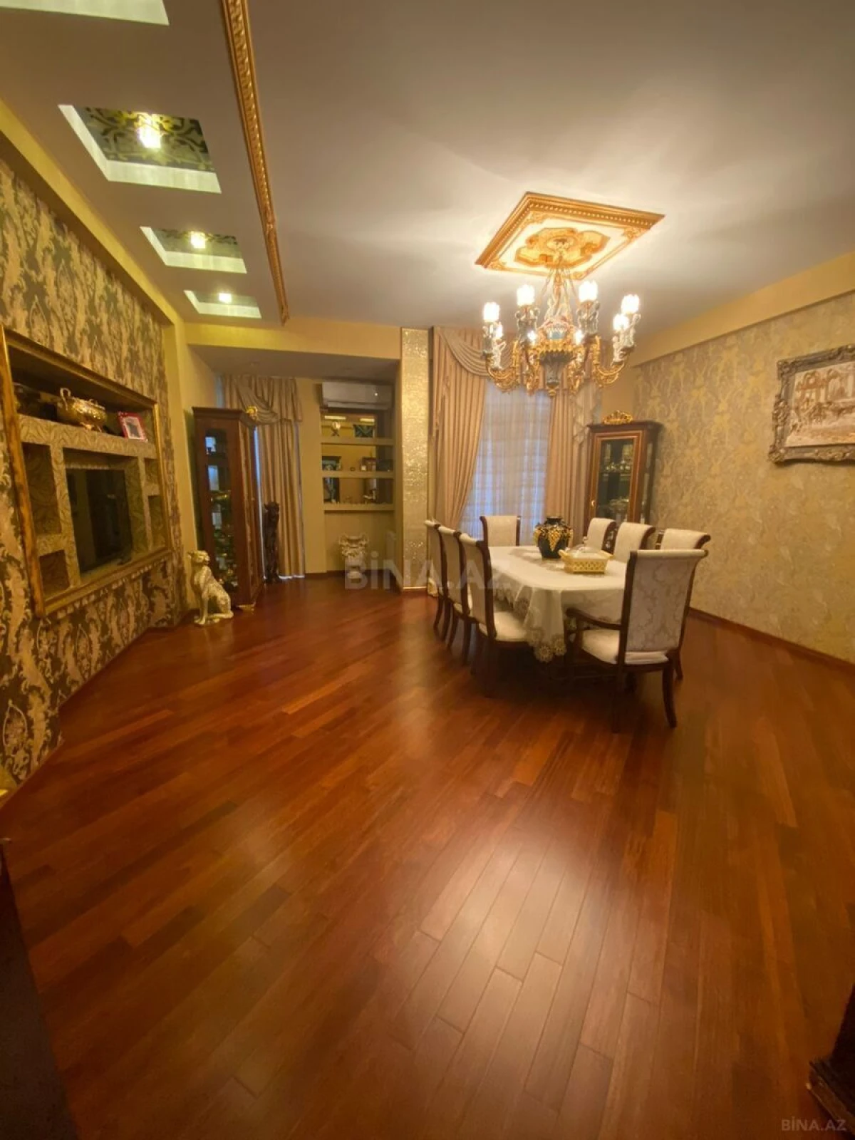 Satılır 4 otaqlı mənzil 170 m²