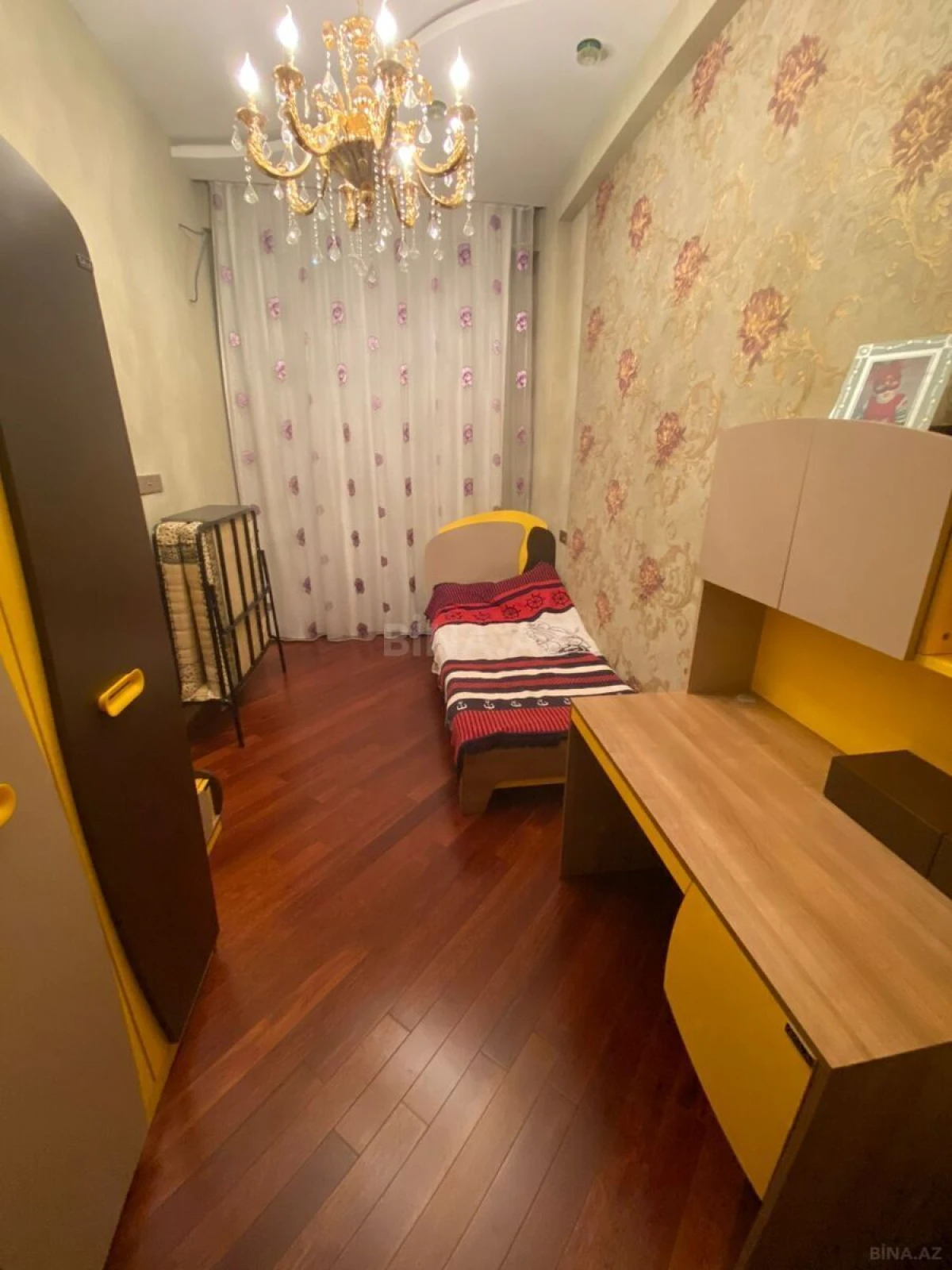 Satılır 4 otaqlı mənzil 170 m²