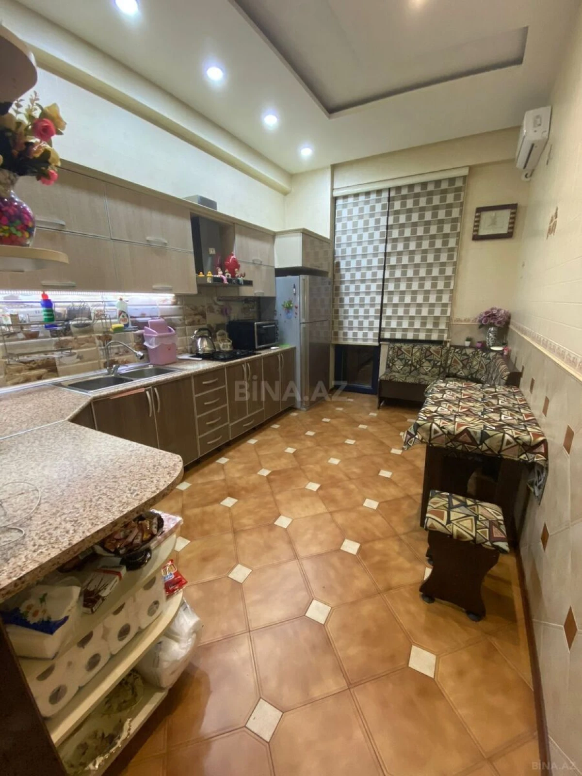 Satılır 4 otaqlı mənzil 170 m²