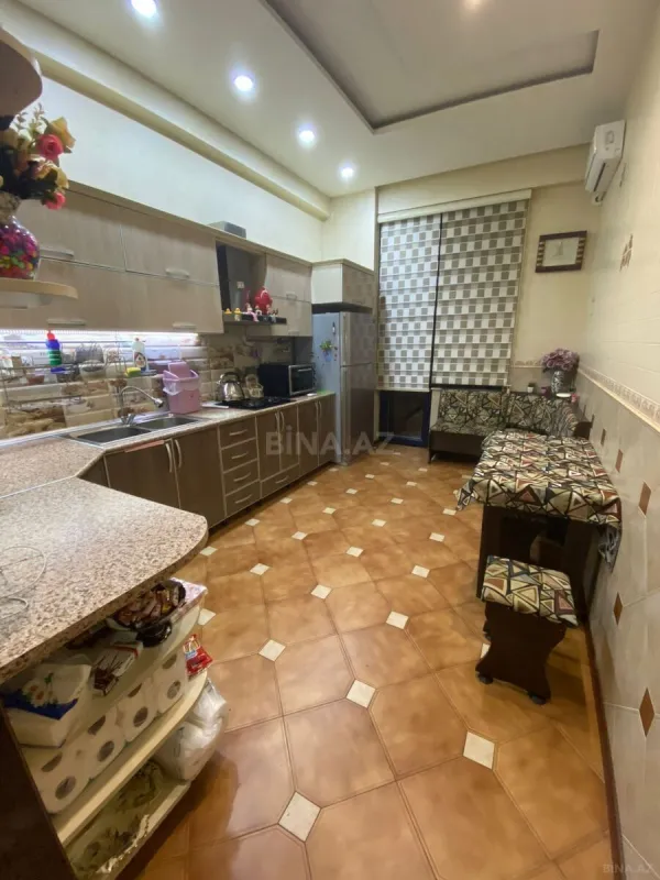 Satılır 4 otaqlı mənzil 170 m²