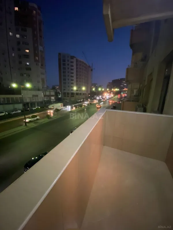 Satılır 4 otaqlı mənzil 170 m²