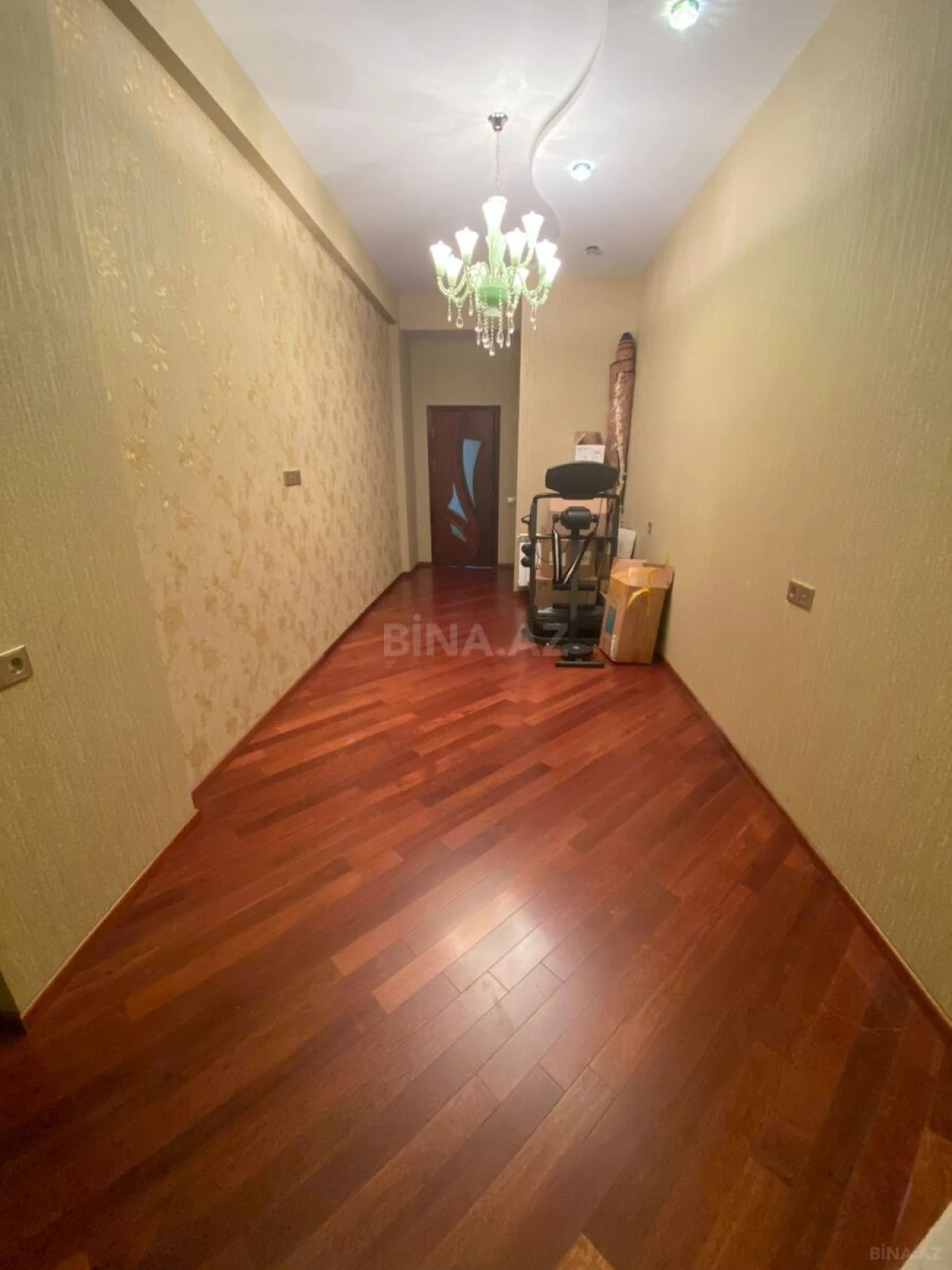 Satılır 4 otaqlı mənzil 170 m²