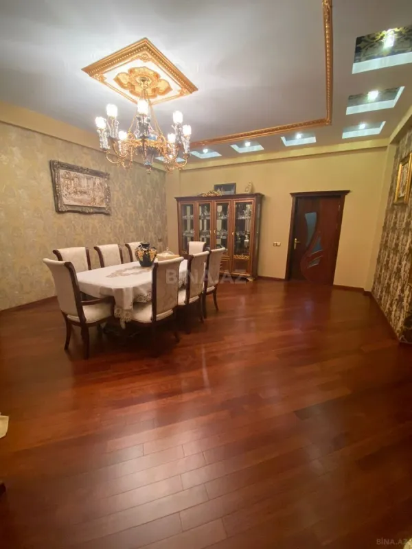 Satılır 4 otaqlı mənzil 170 m²