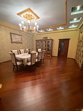 Satılır 4 otaqlı mənzil 170 m²