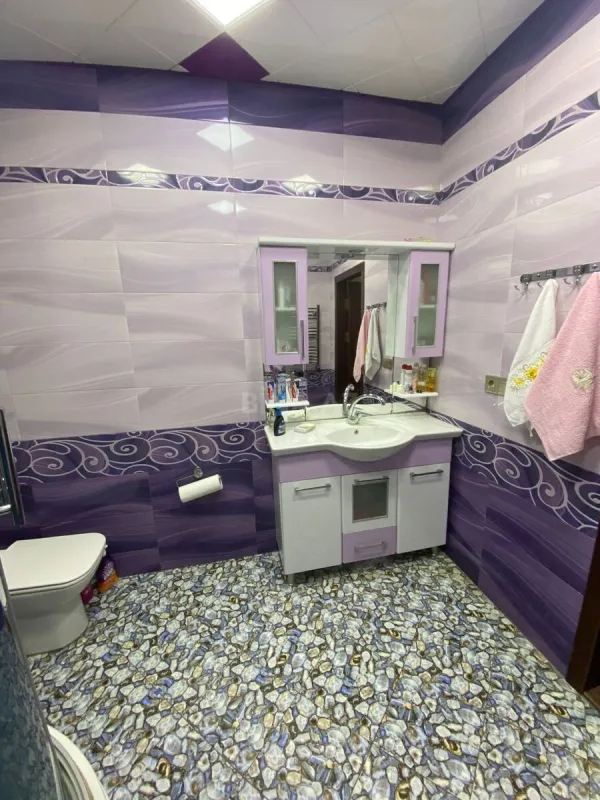 Satılır 4 otaqlı mənzil 170 m²