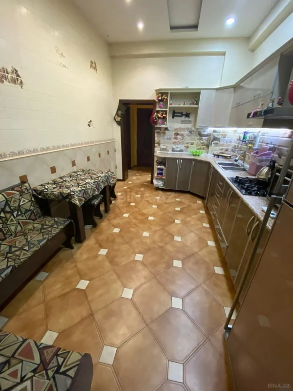 Satılır 4 otaqlı mənzil 170 m²