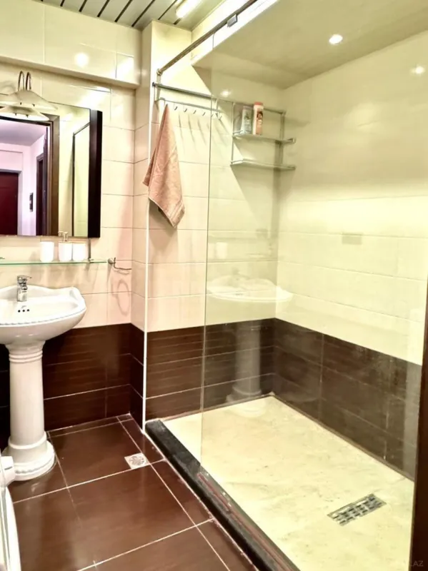 Kirayə verilir 3 otaqlı mənzil 115 m²