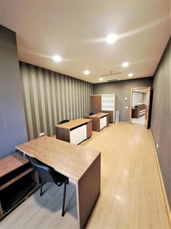 Kirayə verilir 5 otaqlı ofis 230 m²