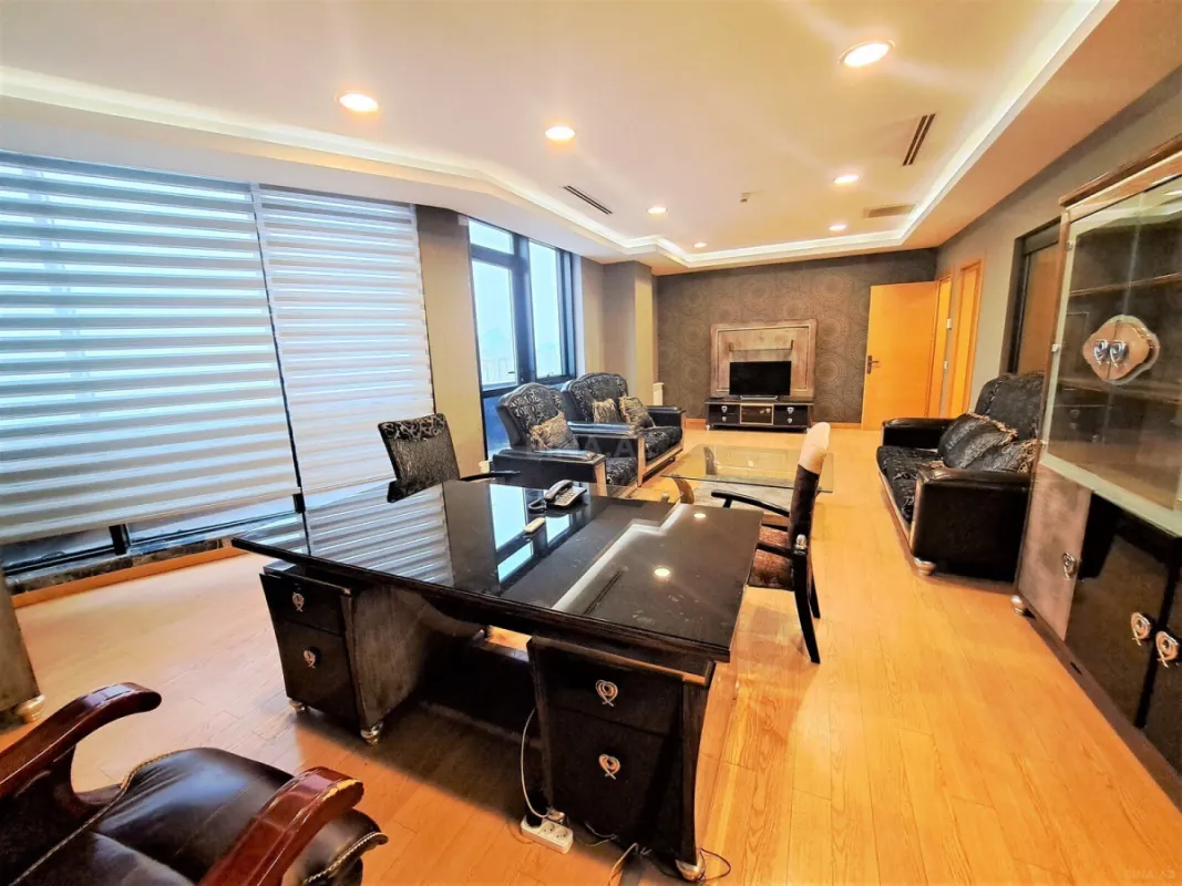 Kirayə verilir 5 otaqlı ofis 230 m²