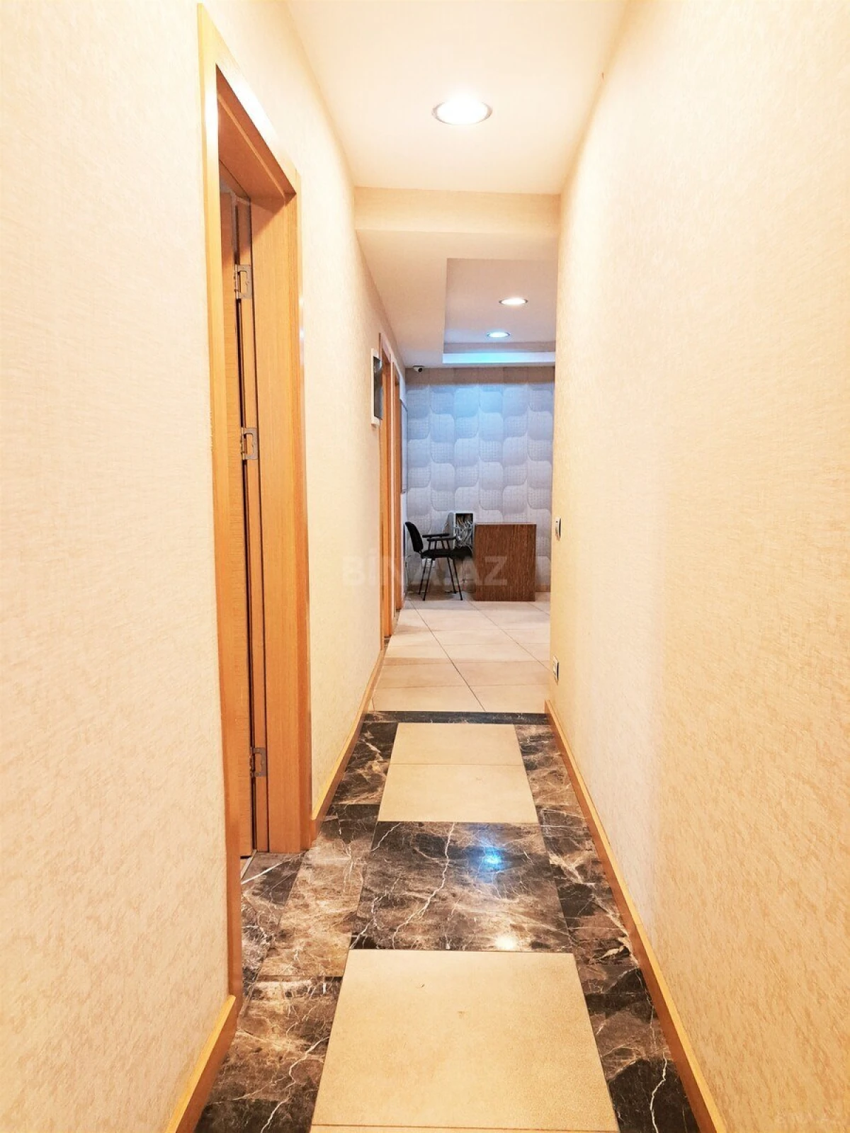 Kirayə verilir 5 otaqlı ofis 230 m²