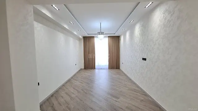 Satılır 3 otaqlı mənzil 130 m²