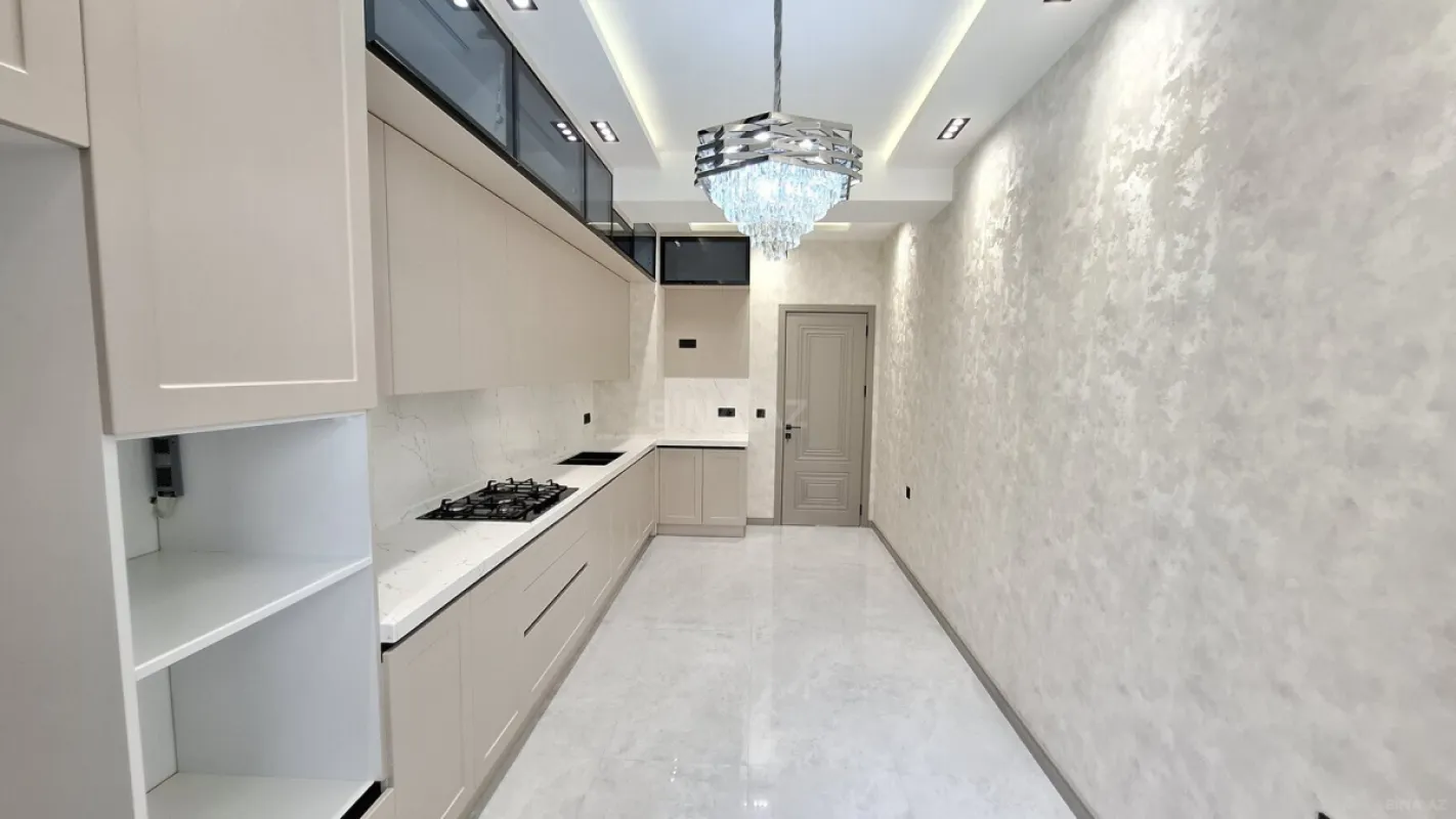 Satılır 3 otaqlı mənzil 130 m²