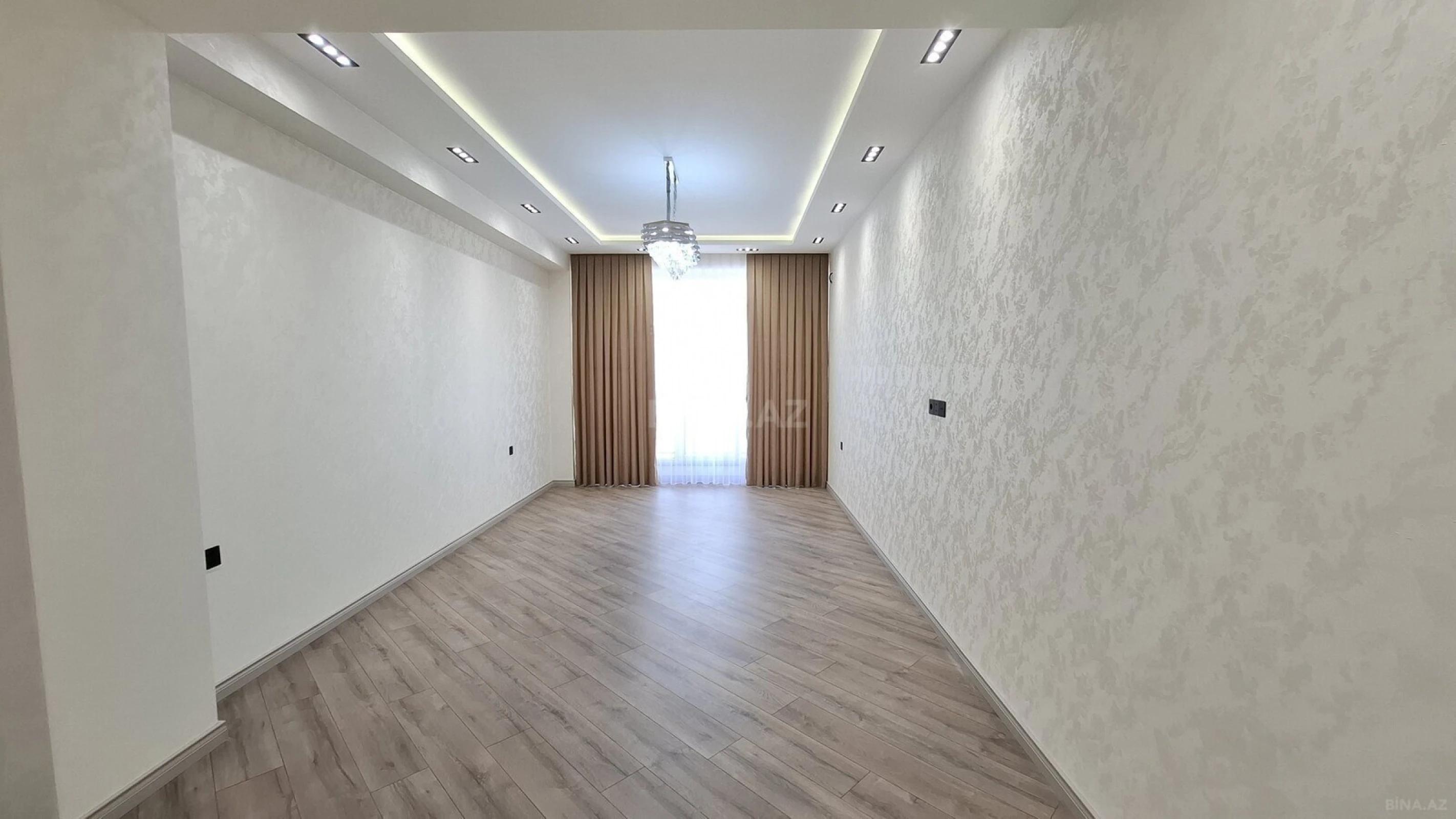 Satılır 3 otaqlı mənzil 130 m²