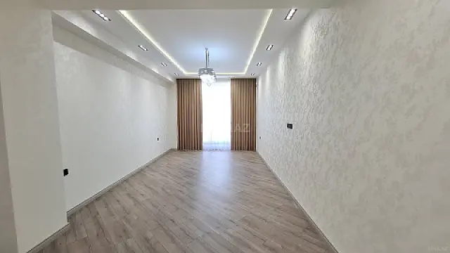 Satılır 3 otaqlı mənzil 130 m²