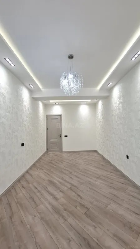 Satılır 3 otaqlı mənzil 130 m²