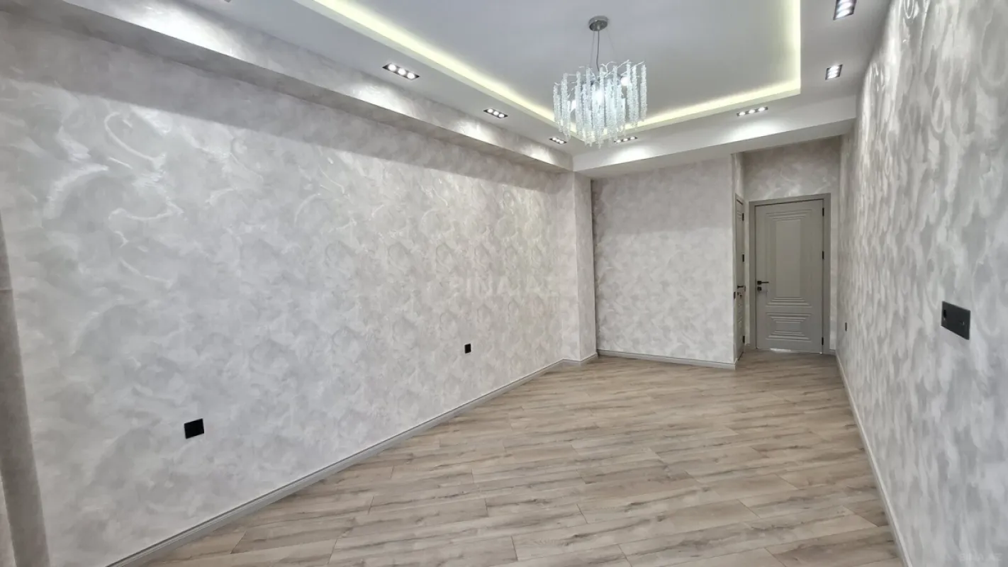 Satılır 3 otaqlı mənzil 130 m²
