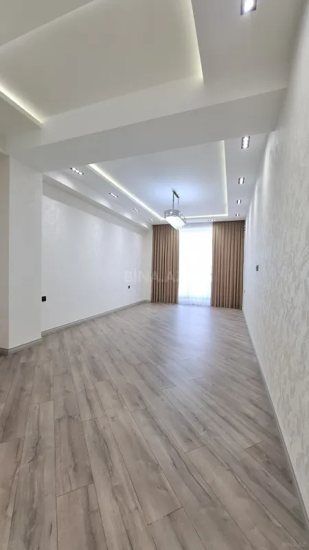 Satılır 3 otaqlı mənzil 130 m²