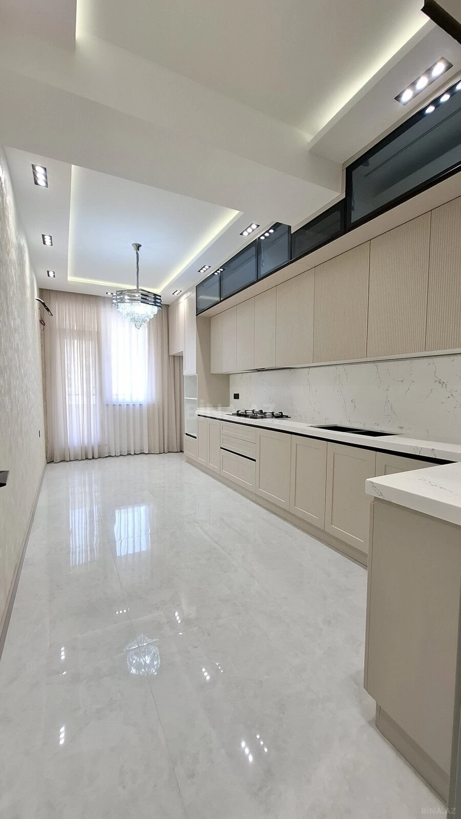 Satılır 3 otaqlı mənzil 130 m²
