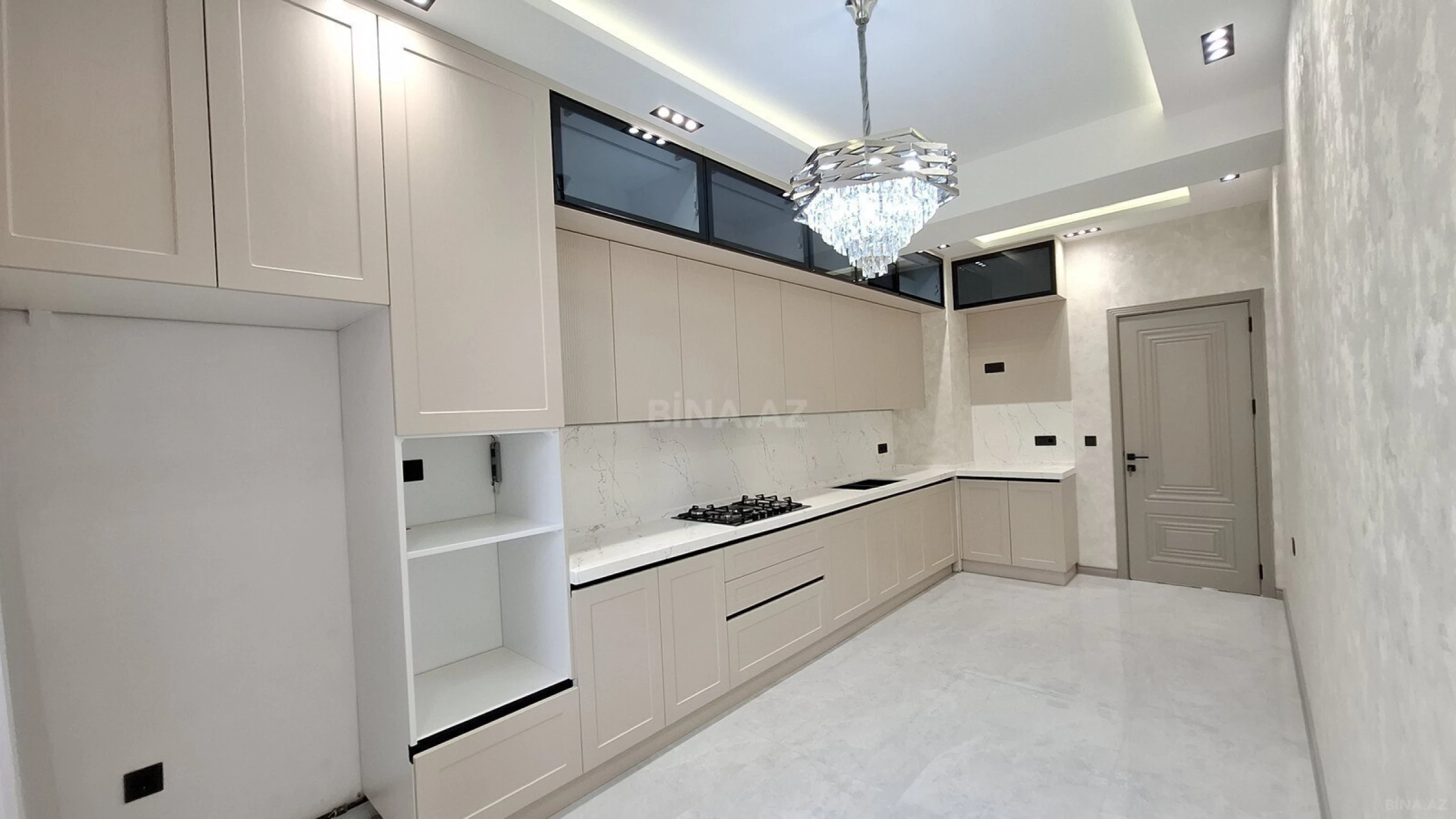 Satılır 3 otaqlı mənzil 130 m²