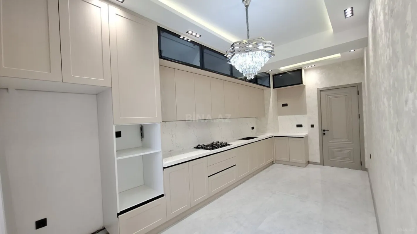 Satılır 3 otaqlı mənzil 130 m²