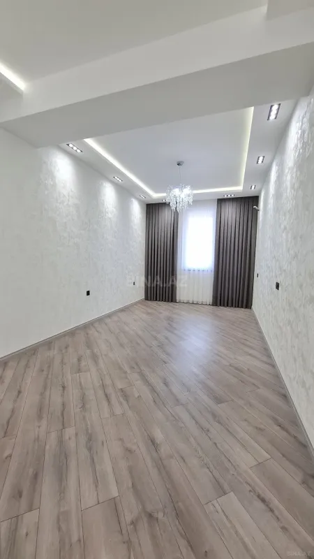 Satılır 3 otaqlı mənzil 130 m²