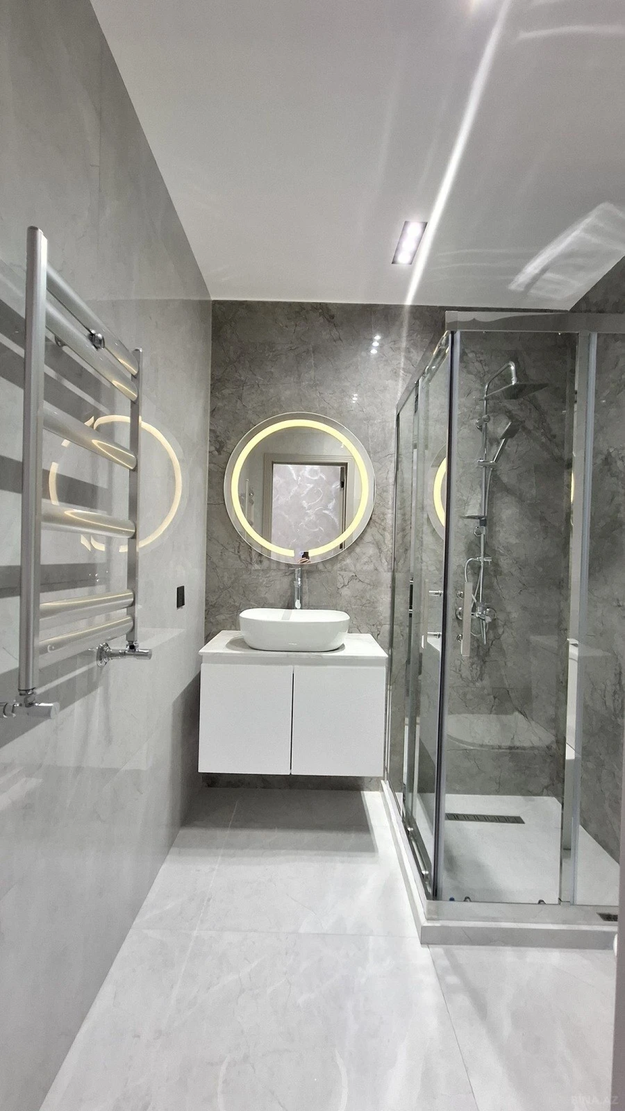 Satılır 3 otaqlı mənzil 130 m²