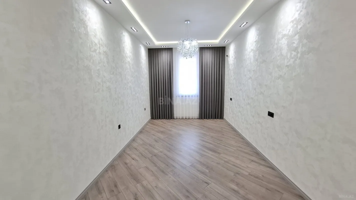 Satılır 3 otaqlı mənzil 130 m²
