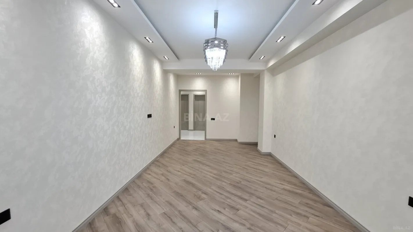 Satılır 3 otaqlı mənzil 130 m²