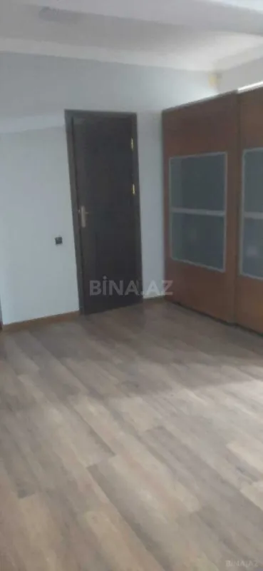 Satılır obyekt 178.1 m²